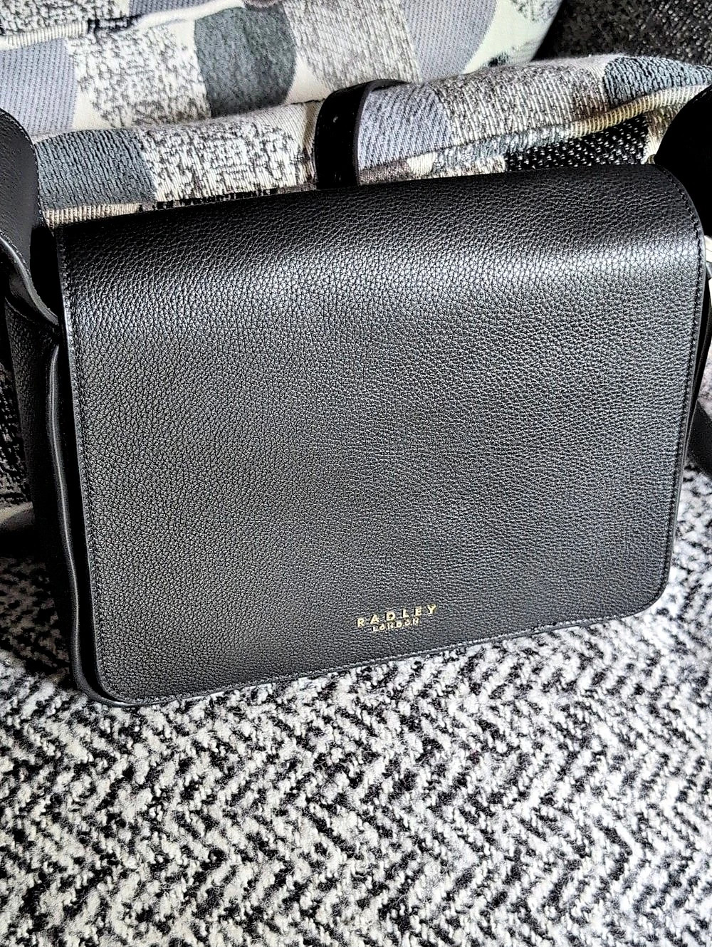 Radley London Westwell Lane Medium Flapover Crossbody Black Bag NWT